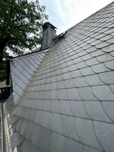 Augustusburg Idyllisch gelegenes 7-Zi. EFH mit 2 Balkonen, Carport, 3 Bädern und Garage im schönen Zschopautal Haus kaufen