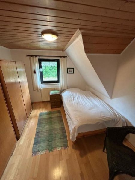 Augustusburg Idyllisch gelegenes 7-Zi. EFH mit 2 Balkonen, Carport, 3 Bädern und Garage im schönen Zschopautal Haus kaufen