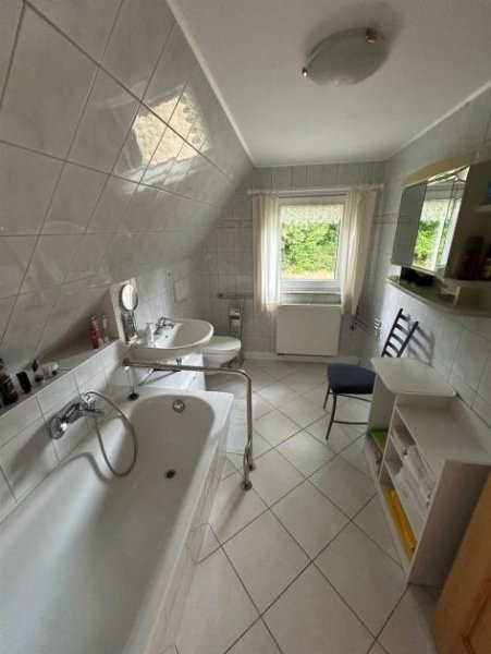 Augustusburg Idyllisch gelegenes 7-Zi. EFH mit 2 Balkonen, Carport, 3 Bädern und Garage im schönen Zschopautal Haus kaufen