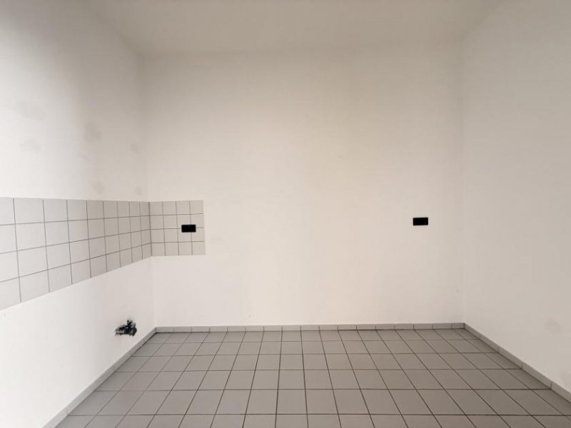 Freiberg Zentrumsnahe Gewerbeeinheit mit zwei Stellplätzen in Freiberg! Gewerbe kaufen