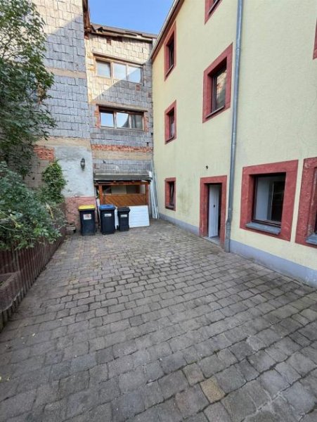 Mittweida Großzügiges 8-Zimmer EFH mit kleinem Hinterhof im schönen Mittweida Haus kaufen