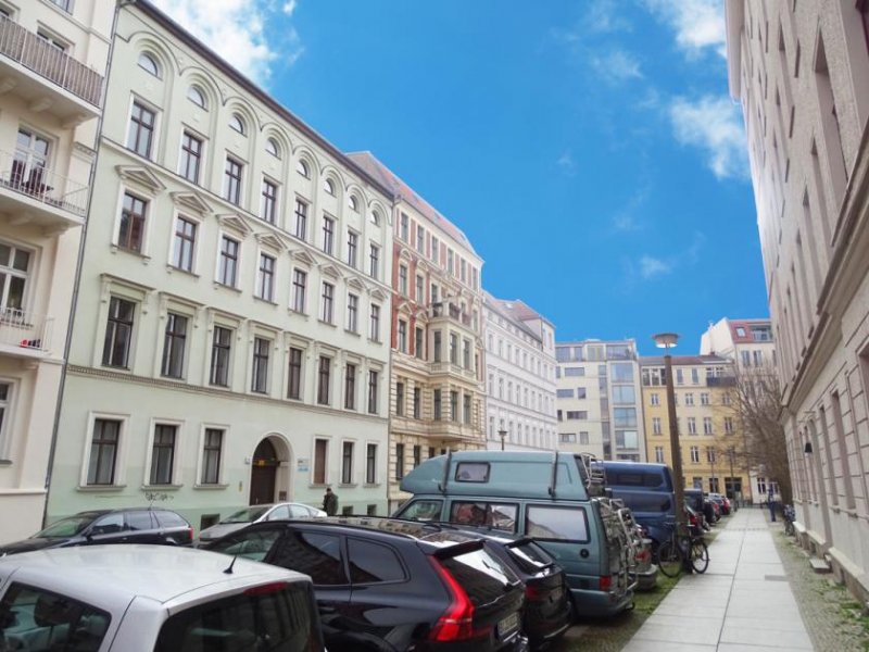 Berlin Charmante 2-Zimmer-Altbauwohnung
in bester Lage von Prenzlauer Berg
-vermietet- Wohnung kaufen