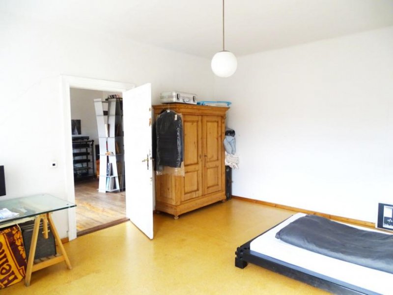 Berlin Charmante 2-Zimmer-Altbauwohnung
in bester Lage von Prenzlauer Berg
-vermietet- Wohnung kaufen