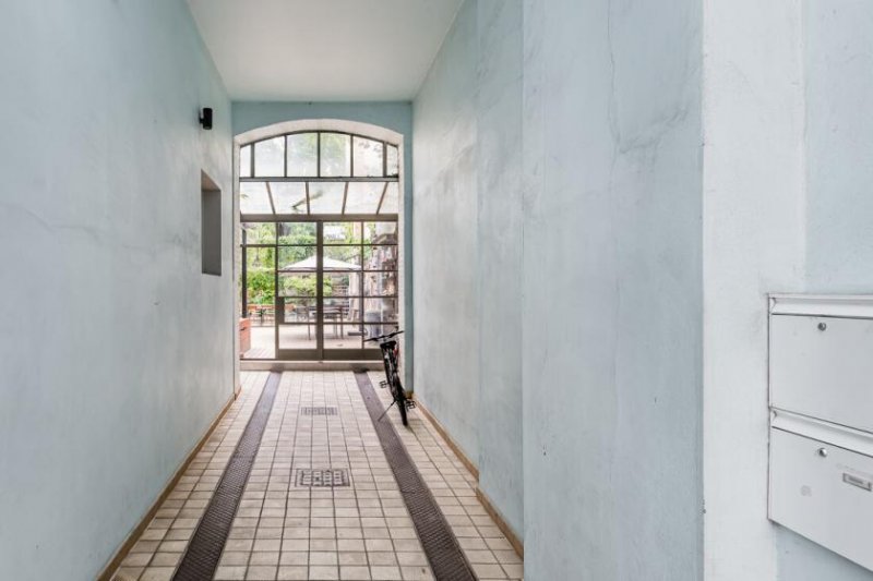 Berlin Gewerbeensemble mit Loftcharakter und Abgeschlossenheitsbescheinigung in Toplage direkt am
Weinbergspark in Berlin-Mitte Gewerbe