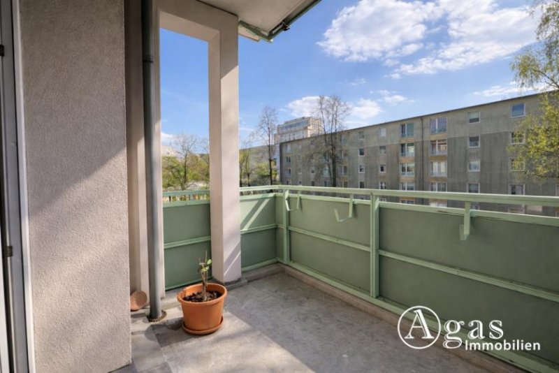 Berlin Modernisierte 3-Zimmer-Wohnung mit Balkon in Berlin Mitte – derzeit vermietet Wohnung kaufen