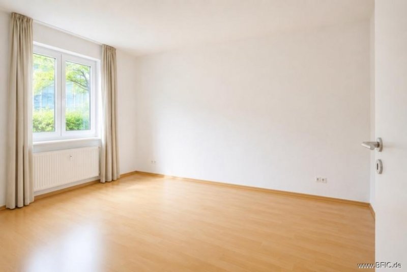 Berlin bezugsfreie 3-Zi.-Wohnung mit Gartenterrasse in ruhiger Innenstadtlage Wohnung kaufen
