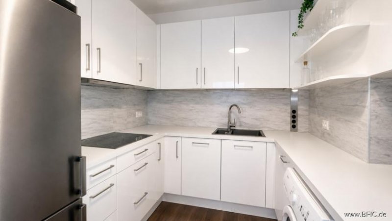 Berlin elegante 2-Zi.-Wohnung mit großem Balkon - möbliert vermietet nähe Spittelmarkt Wohnung kaufen
