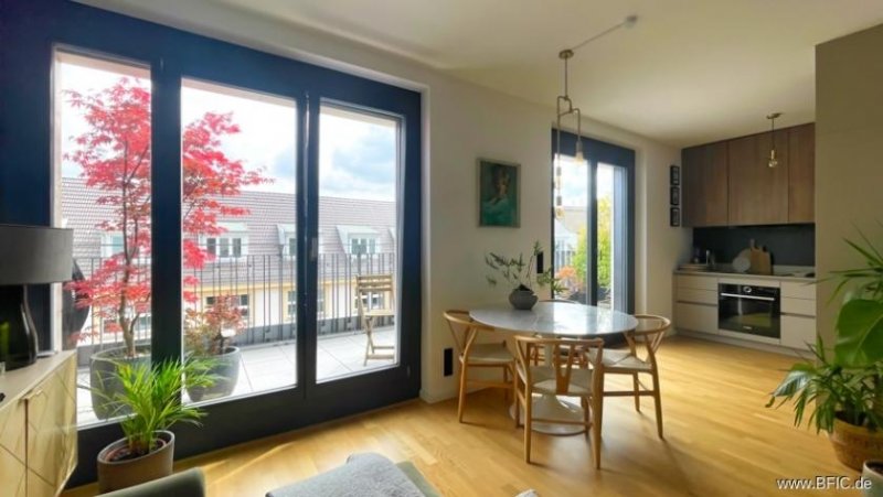 Berlin Hochwertige Dachterrassen-Wohnung, Blick auf den Fernsehturm Wohnung kaufen