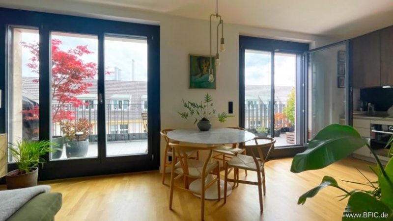 Berlin Hochwertige Dachterrassen-Wohnung, Blick auf den Fernsehturm Wohnung kaufen