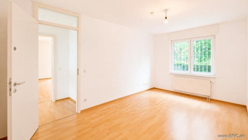 Berlin Ruhige Gartenterrasse mit 3-Zimmer-Wohnung - total zentral, sofort bezugsfrei Wohnung kaufen