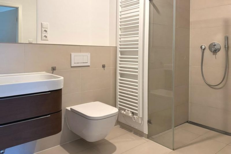 Berlin Wohnung in Bestlage! 3-Zimmer mit Balkon und Tiefgaragenstellplatz in Berlin-Mitte Wohnung kaufen