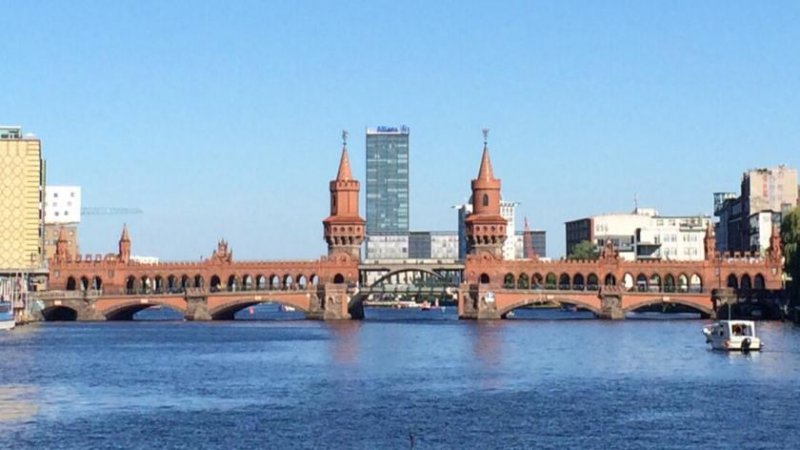 Berlin Diskrete Vermarktung! Vollvermietetes WuG in Friedrichshain Gewerbe kaufen