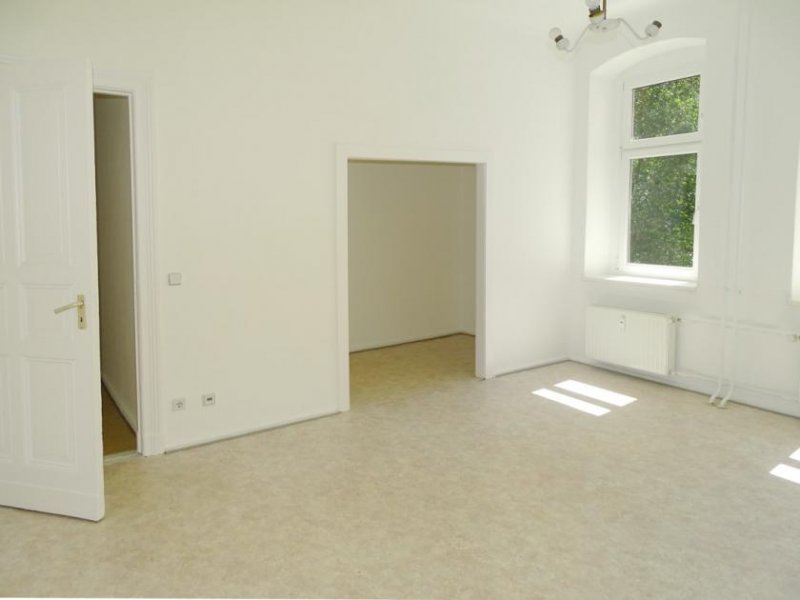 Berlin Bezugsfreie ruhige 
1,5-Zimmer-Altbauwohnung
in begehrter Lage Friedrichhain Wohnung kaufen