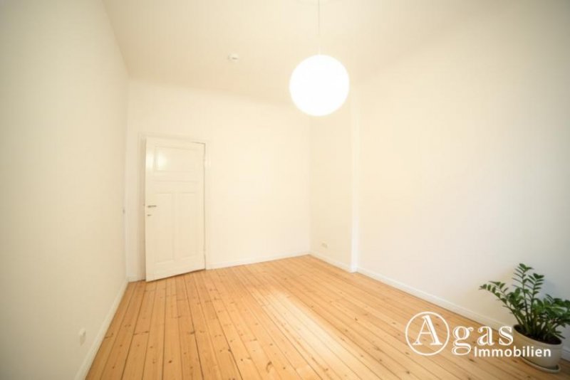 Berlin Charmante Altbauwohnung mit Balkon in begehrter Lage am Boxhagener Platz Wohnung kaufen