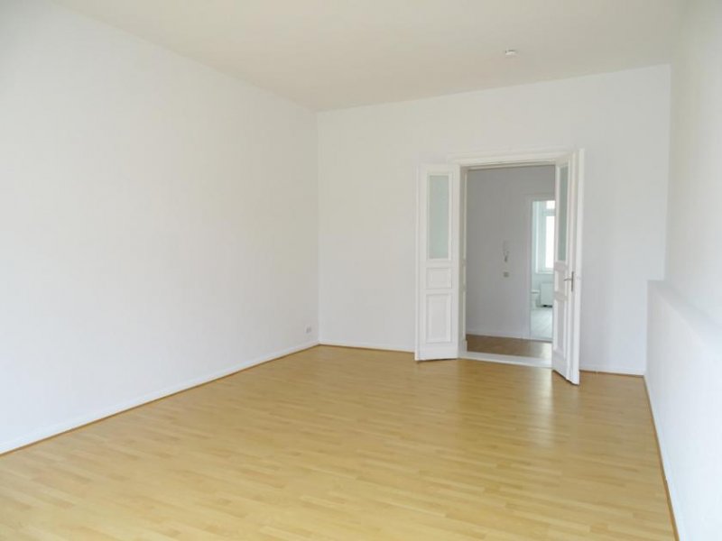Berlin Attraktive 3-Zimmer Altbauwohnung 
mit offener Wohnküche und Balkon 
-Friedrichshain- Wohnung kaufen