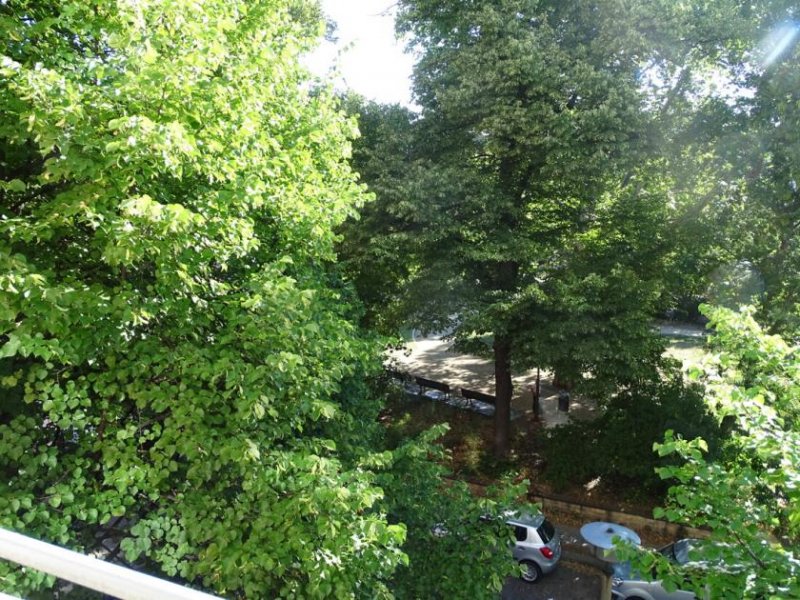 Berlin Attraktive 3-Zimmer Altbauwohnung 
mit offener Wohnküche und Balkon 
-Friedrichshain- Wohnung kaufen
