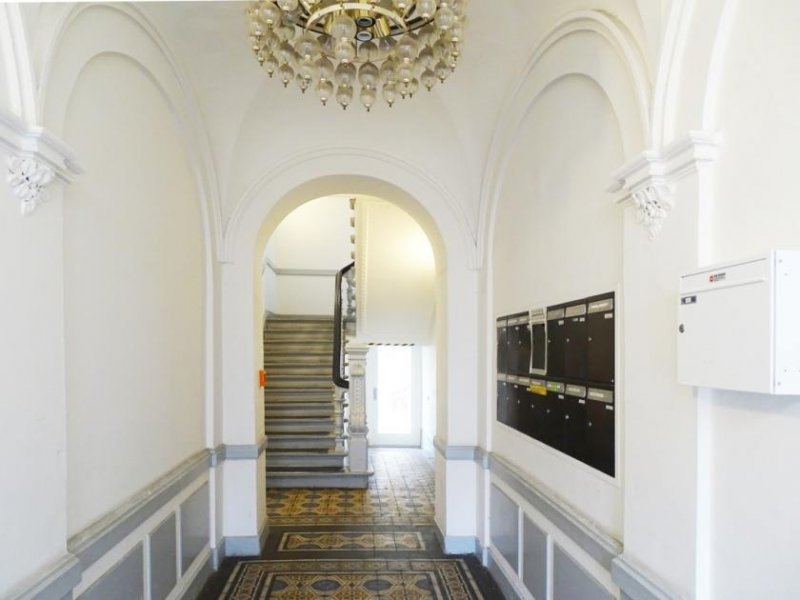 Berlin Attraktive 3-Zimmer Altbauwohnung 
mit offener Wohnküche und Balkon 
-Friedrichshain- Wohnung kaufen