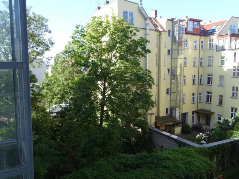 Berlin Attraktive 3,5-Zimmer Altbauwohnung 
mit offener Wohnküche und Balkon 
-Friedrichshain- Wohnung kaufen