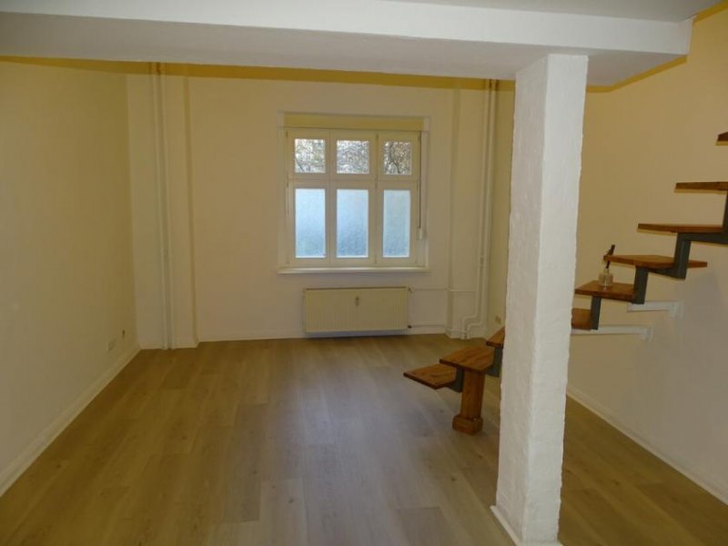 Berlin Attraktive, bezugsfreie 1-Zimmer 
Altbauwohnung im Erdgeschoss 
-direkt am Petersburger Platz- Wohnung kaufen