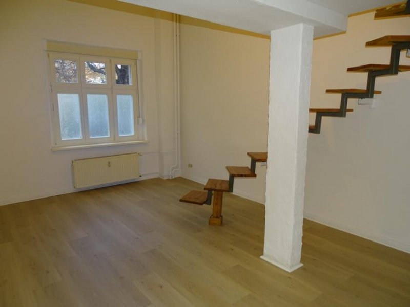 Berlin Attraktive, bezugsfreie 1-Zimmer 
Altbauwohnung im Erdgeschoss 
-direkt am Petersburger Platz- Wohnung kaufen