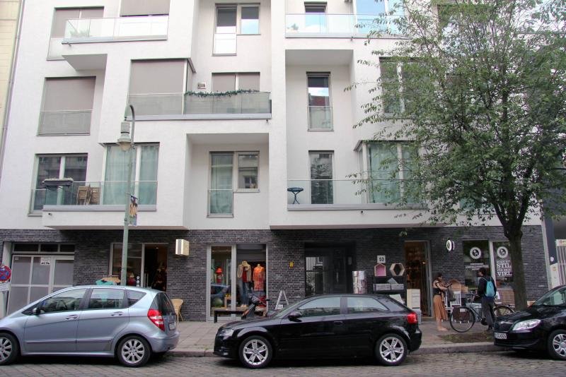 Berlin Vermietete Gewerbeeinheit im Helmholtzviertel, VH EG links Wohnung kaufen