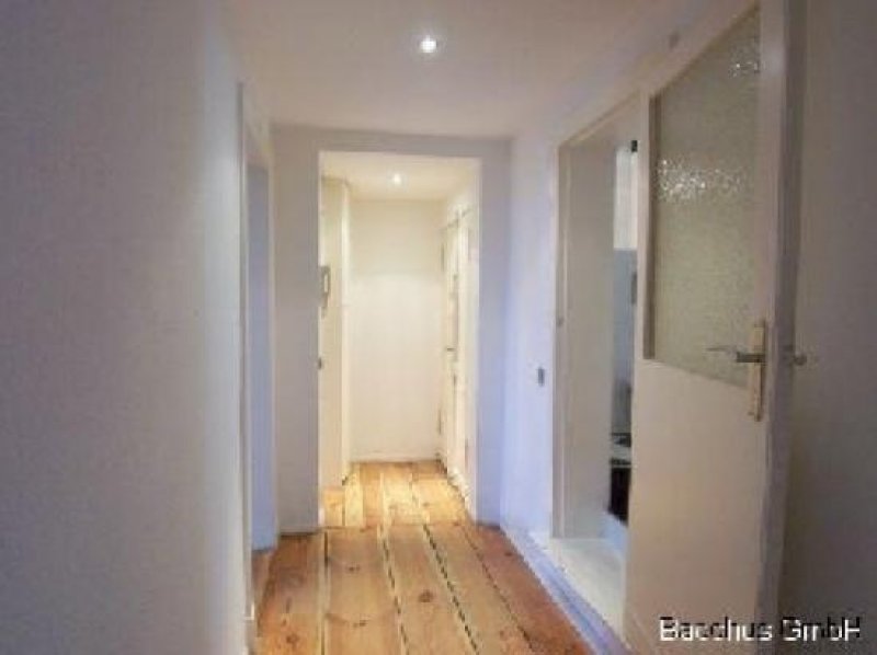 Berlin Bell-Etage mit Wohnküche, Wohnbad + ruhigem Balkon Wohnung kaufen