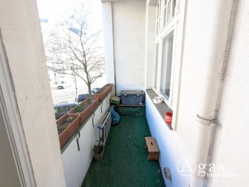 Berlin Gut vermietete 3-Zimmer-Altbauwohnung im Mierendorff-Kiez in Charlottenburg Wohnung kaufen