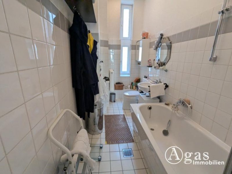 Berlin Gut vermietete 3-Zimmer-Altbauwohnung im Mierendorff-Kiez in Charlottenburg Wohnung kaufen