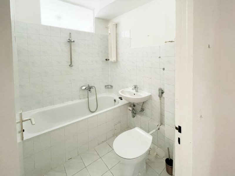 Berlin Attraktive 1-Zimmerwohnung mit Fahrstuhl 
zwischen Schloss Charlottenburg und Kurfürstendamm Wohnung kaufen