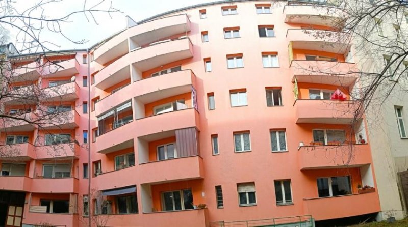 Berlin vermietete 2-Zimmer-Eigentumswohnung mit Sonnen-Balkon zum Hof Nähe Volkspark Wilmersdorf Wohnung kaufen