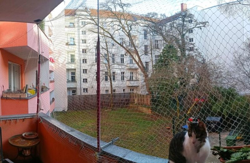 Berlin vermietete 2-Zimmer-Eigentumswohnung mit Sonnen-Balkon zum Hof Nähe Volkspark Wilmersdorf Wohnung kaufen