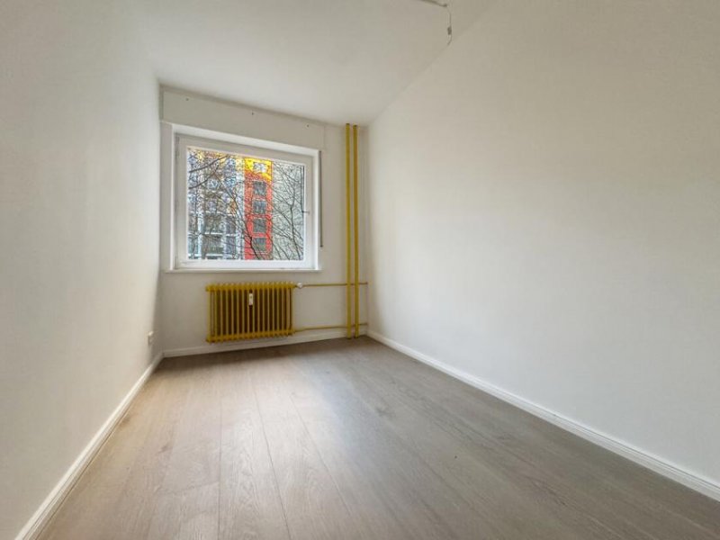 Berlin Bezugsfreie Wohnung mit Balkon
in ruhiger Lage nahe Winterfeldtplatz Wohnung kaufen