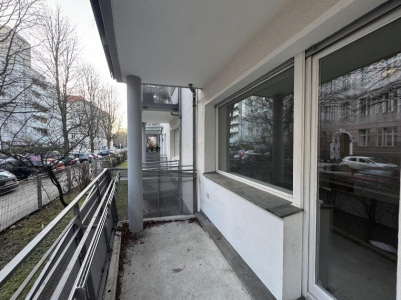 Berlin Bezugsfreie Wohnung mit Balkon
in ruhiger Lage nahe Winterfeldtplatz Wohnung kaufen