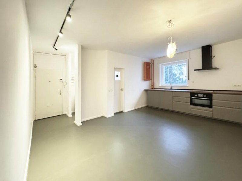 Berlin Bezugsfreie Wohnung mit Balkon
in ruhiger Lage nahe Winterfeldtplatz Wohnung kaufen