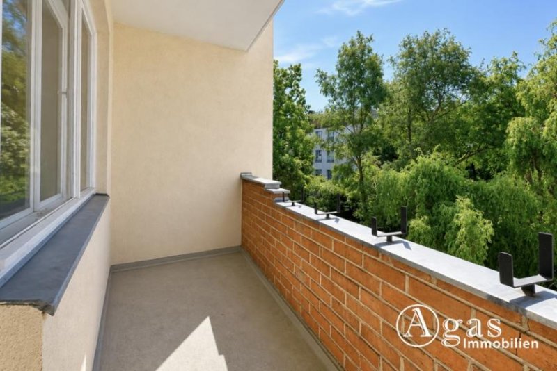 Berlin Bezugsfreie 2-Zimmer-Wohnung mit Balkon und Entwicklungspotenzial in Berlin-Schöneberg Wohnung kaufen