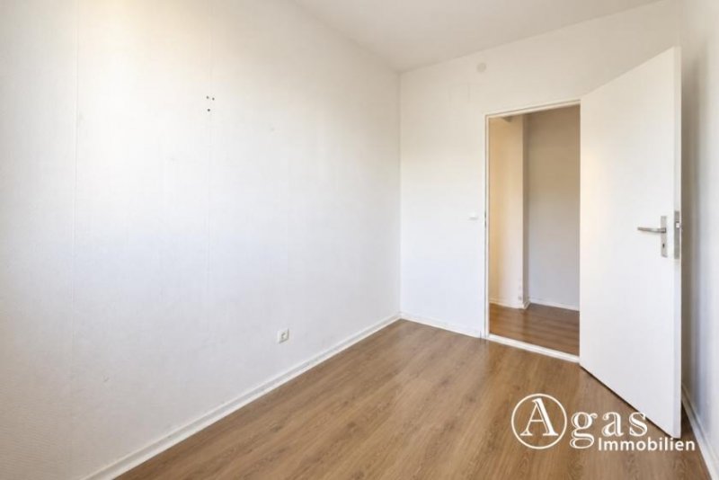 Berlin Bezugsfreie 2-Zimmer-Wohnung mit Balkon und Entwicklungspotenzial in Berlin-Schöneberg Wohnung kaufen