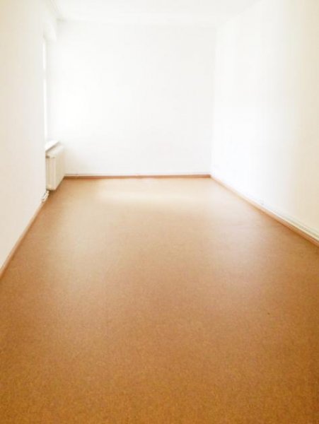 Berlin Attraktive, vermietete 3-Zimmerwohnung
in bester Berlin-Kreuzberglage
-Eigenbedarfskündigung möglich- Wohnung kaufen