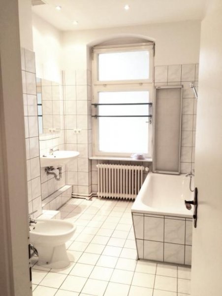Berlin Attraktive, vermietete 3-Zimmerwohnung
in bester Berlin-Kreuzberglage
-Eigenbedarfskündigung möglich- Wohnung kaufen