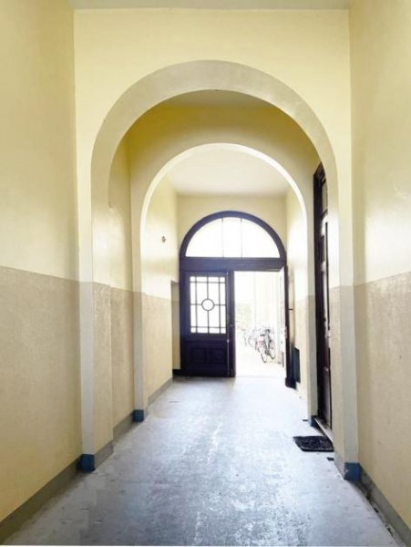 Berlin Attraktive, vermietete 3-Zimmerwohnung
in bester Berlin-Kreuzberglage
-Eigenbedarfskündigung möglich- Wohnung kaufen