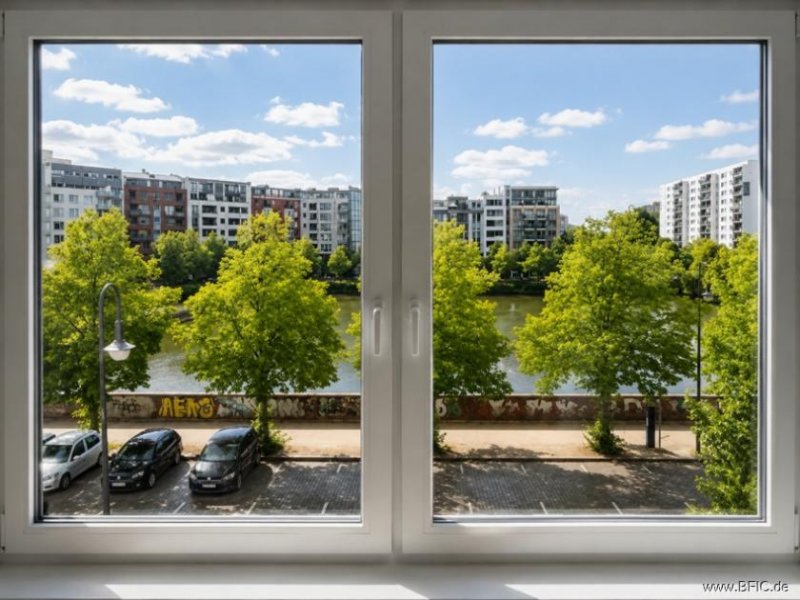 Berlin Balkon-Ausblick auf Engelbecken und Michaelkirchplatz – 3-Zimmer-Wohnung, bezugsfrei in Kürze Wohnung kaufen