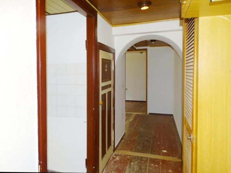 Berlin Bezugsfreie Eigentumswohnungen im Charmanten Altbau in Neukölln
- Fernwärme - Wohnung kaufen