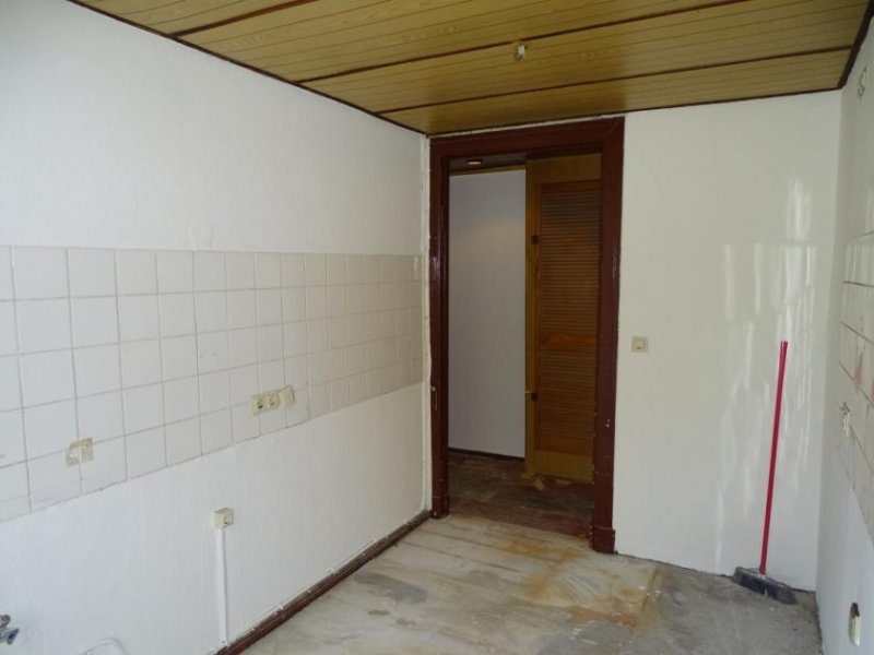 Berlin Bezugsfreie Eigentumswohnungen im Charmanten Altbau in Neukölln
- Fernwärme - Wohnung kaufen