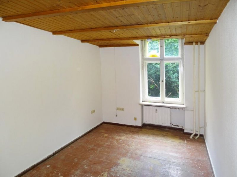 Berlin Bezugsfreie Eigentumswohnungen im Charmanten Altbau in Neukölln
- Fernwärme - Wohnung kaufen