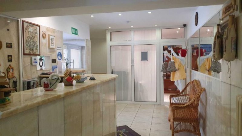 Berlin Einmalige Investitionschance: Vielseitig nutzbare Immobilie mit Sauna-Infrastruktur Gewerbe kaufen