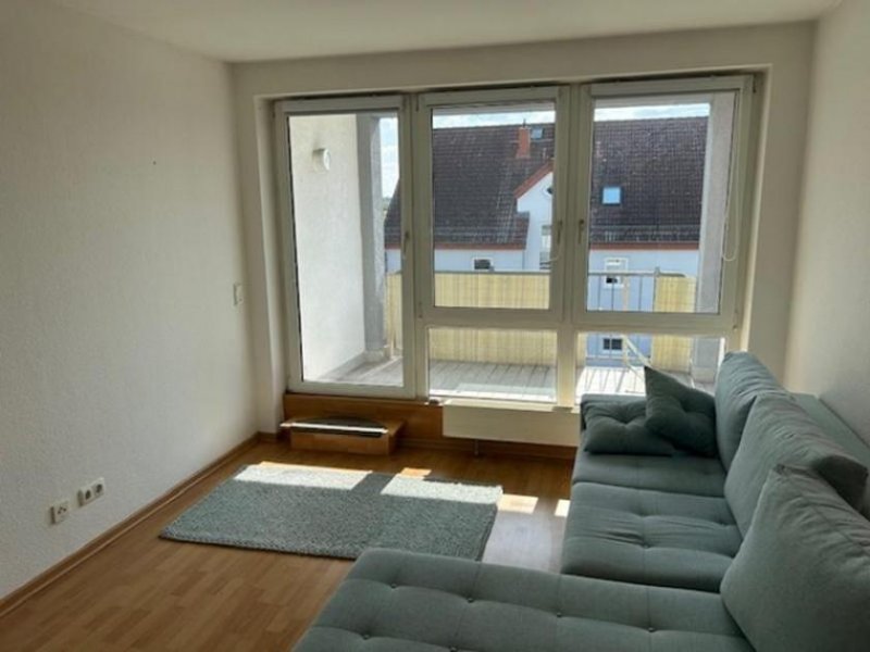 Schönefeld (Landkreis Dahme-Spreewald) Bezugsfreie Dachgeschoss-Wohnung im Grünen Wohnung kaufen