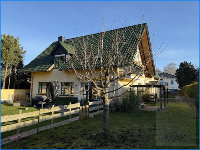 Schönefeld (Landkreis Dahme-Spreewald) MAK Immobilien: Dreifamilienhaus zum Verkauf 12529 Schönefeld Haus kaufen