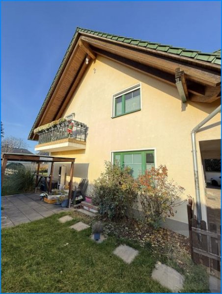 Schönefeld (Landkreis Dahme-Spreewald) MAK Immobilien: Dreifamilienhaus zum Verkauf 12529 Schönefeld Haus kaufen