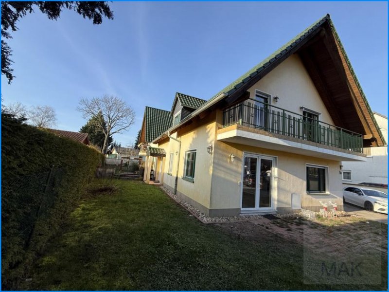 Schönefeld (Landkreis Dahme-Spreewald) MAK Immobilien: Dreifamilienhaus zum Verkauf 12529 Schönefeld Haus kaufen