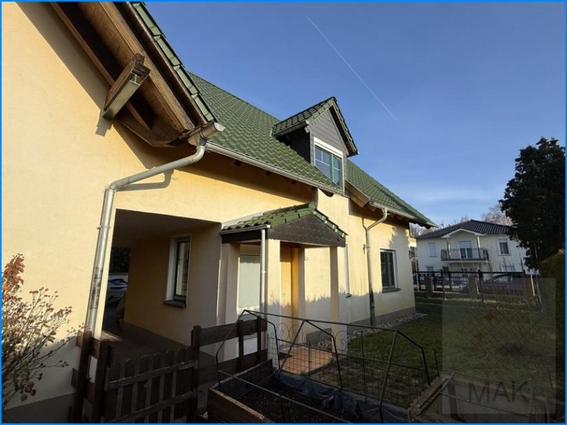 Schönefeld (Landkreis Dahme-Spreewald) MAK Immobilien: Zwei Häuser: 1x vermietet und 1x frei = Selbst einziehen und Miete kassieren Haus kaufen