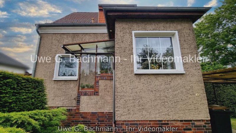 Berlin Berlin / Kaulsdorf: Sanierungsbedürftiges Einfamilienhaus mit 4 Zimmern auf einem gr. Grundstück Haus kaufen